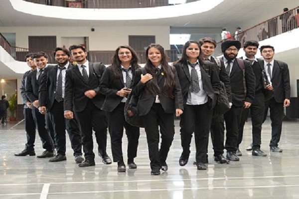 7 Best Reasons to Choose BBA College for Management Career
