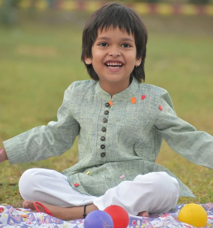 Choosing the Best Ethnic Wear for Kids